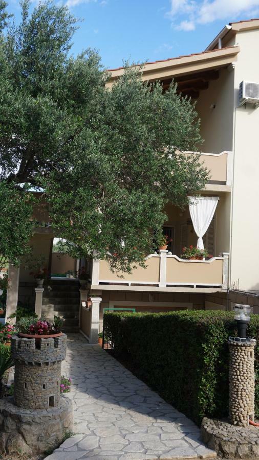 Apartmani Tatjana Rab Town Exterior photo